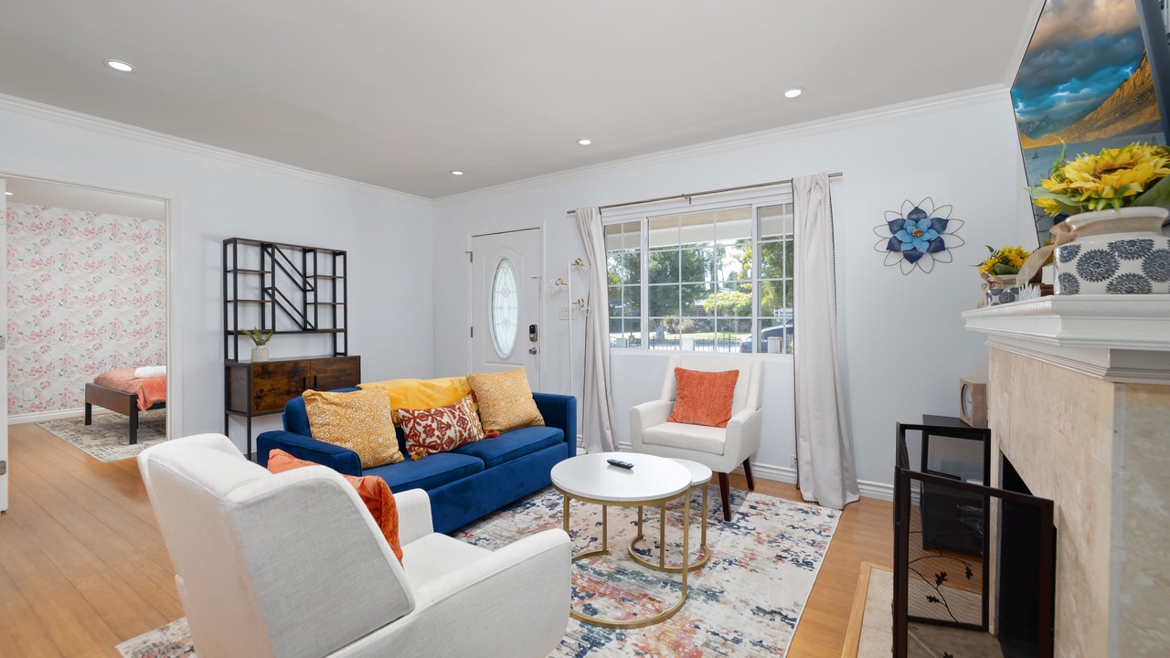 Photo of Livingroom in Lamanda Park