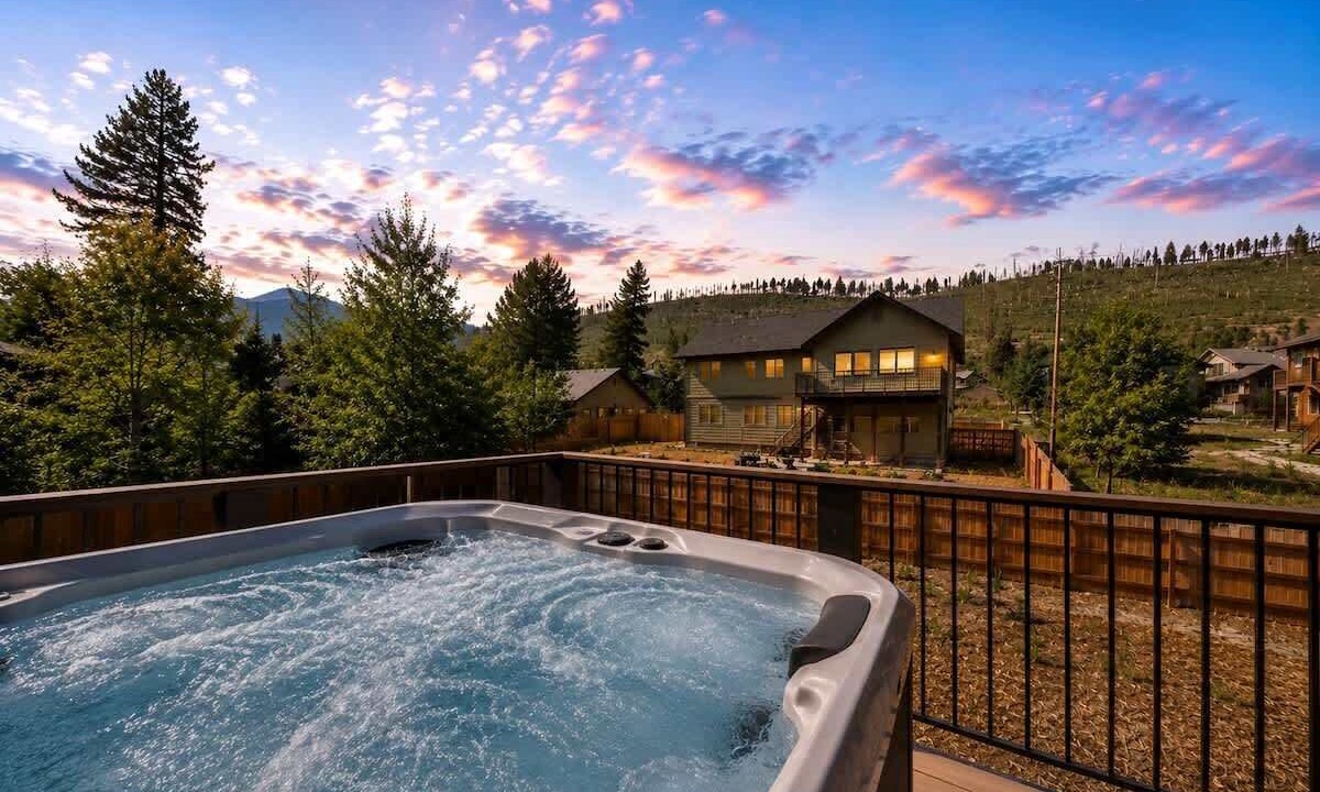 Photo of Outdoor in Mountain View Estates