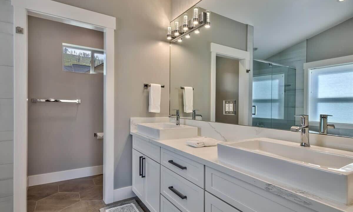 Photo of Bathroom in Mountain View Estates