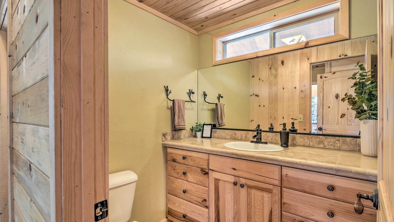 Photo of Bathroom in Meadow View Heights