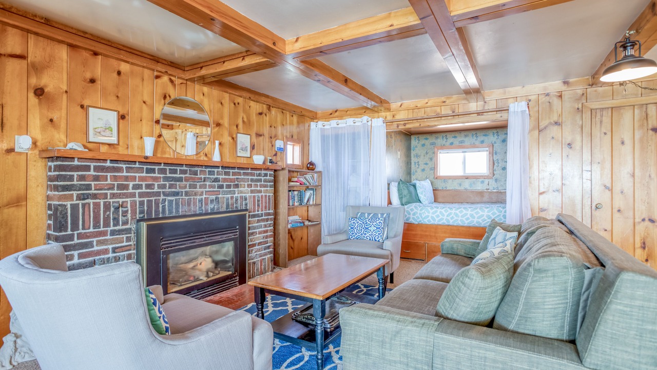 Photo of Livingroom in Roads End