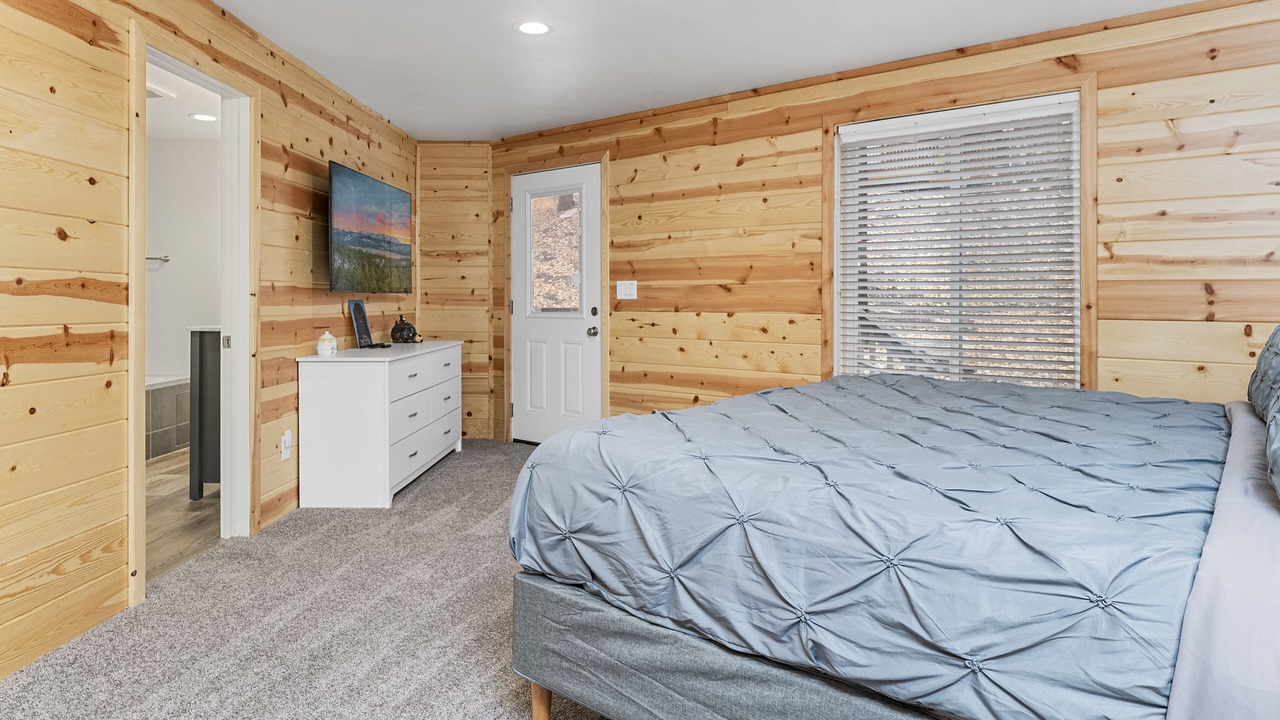 Photo of Bedroom in Moonridge