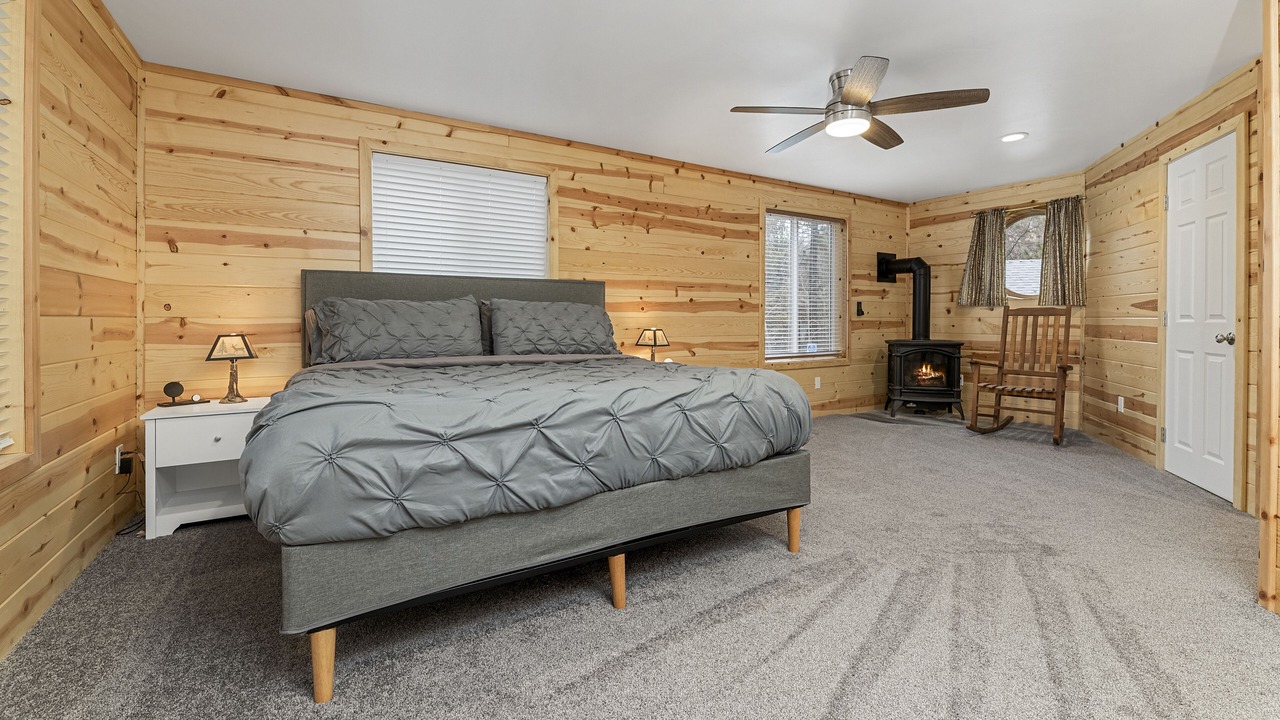 Photo of Bedroom in Moonridge