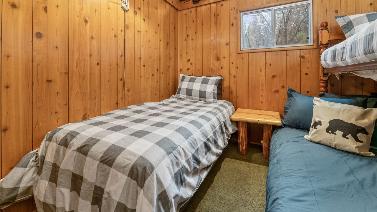 Photo of Bedroom in Moonridge