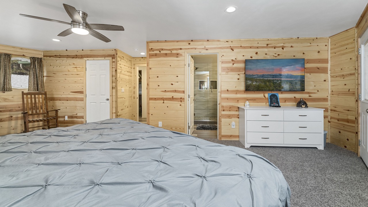 Photo of Bedroom in Moonridge