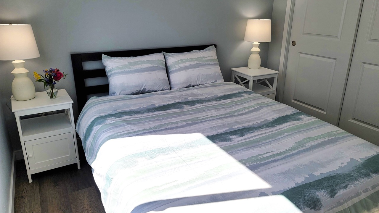 Photo of Bedroom in Netarts
