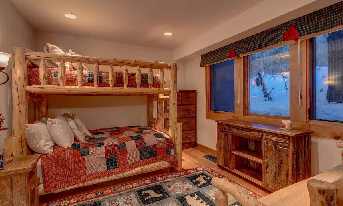 Photo of Bedroom in Dollar Point