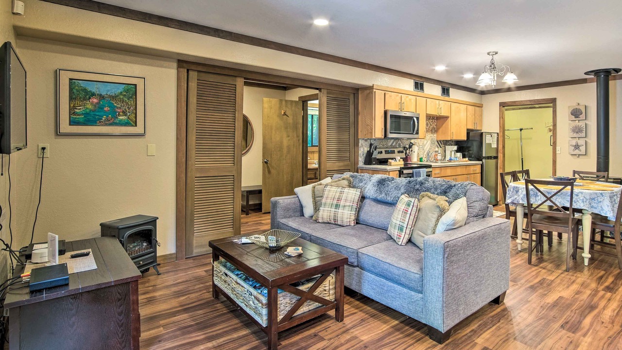 Photo of Bedroom in Coos Bay
