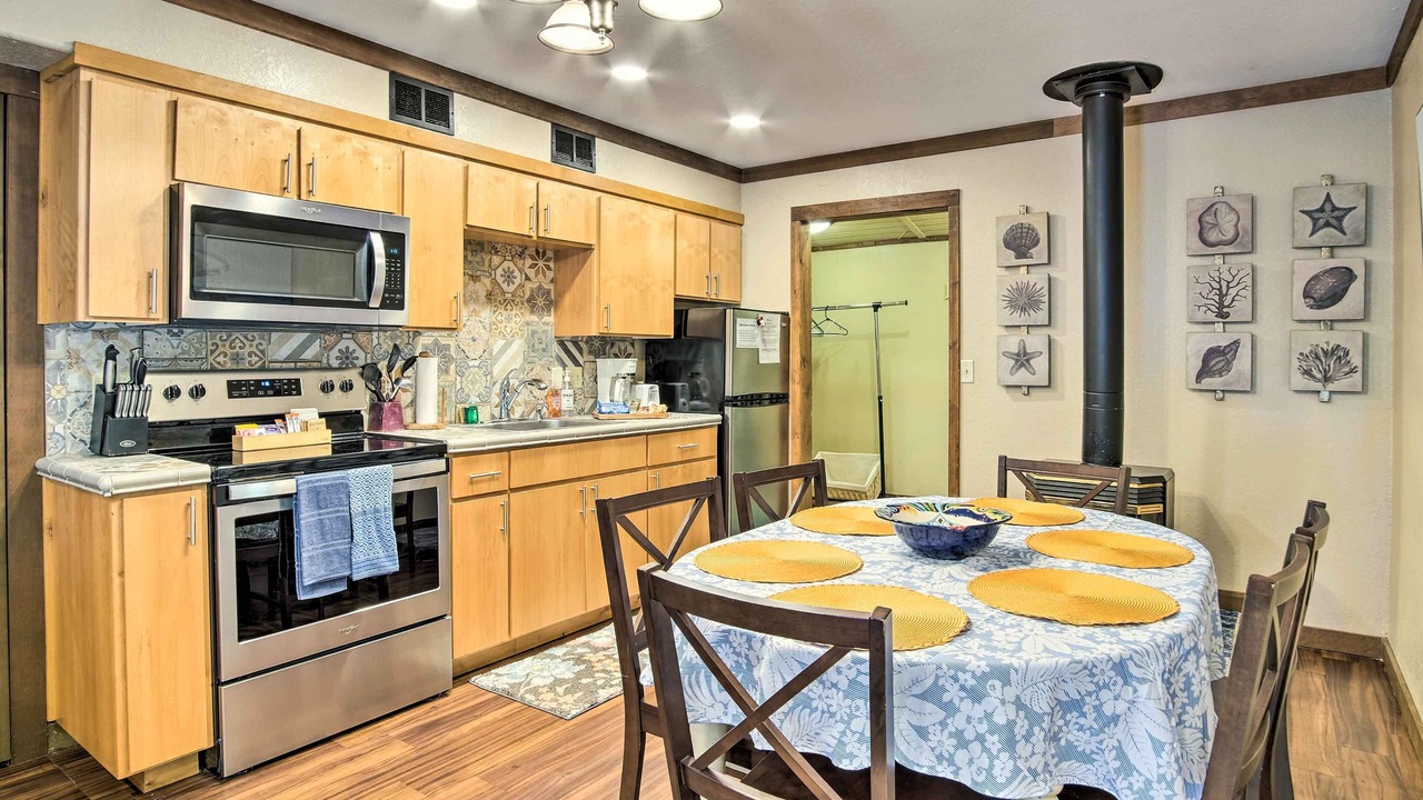 Photo of Kitchen in Coos Bay