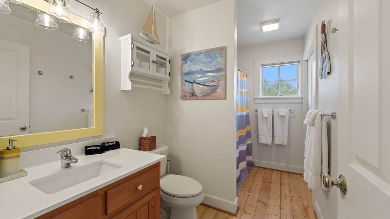 Photo of Bathroom in Long Beach