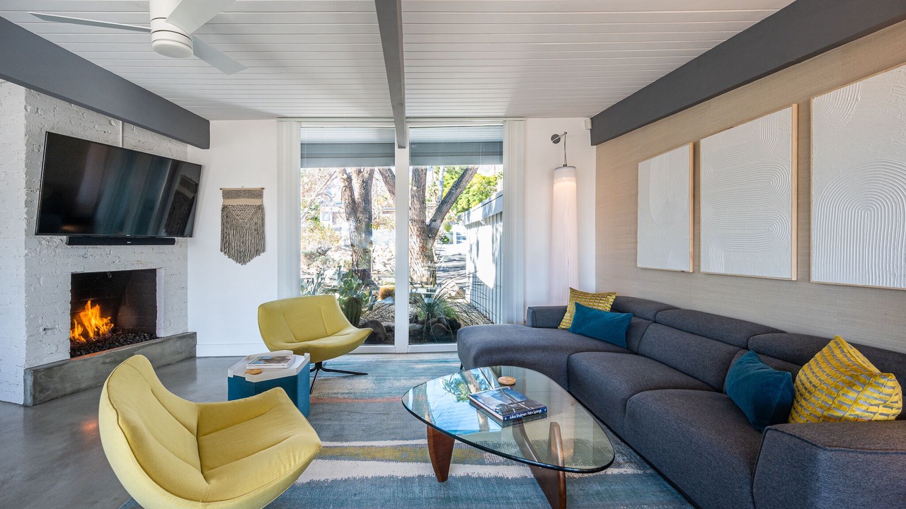 Photo of Livingroom in Chino Canyon