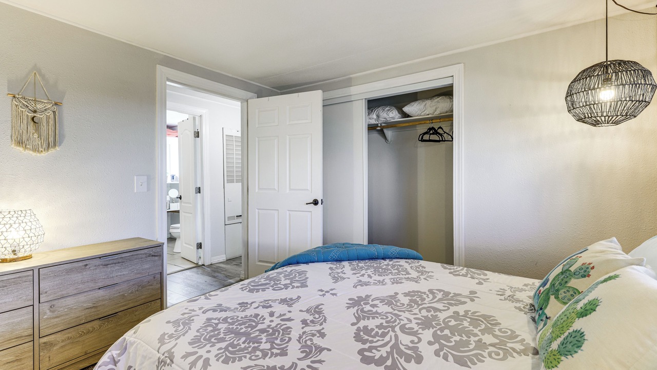Photo of Bedroom in Holiday Shores