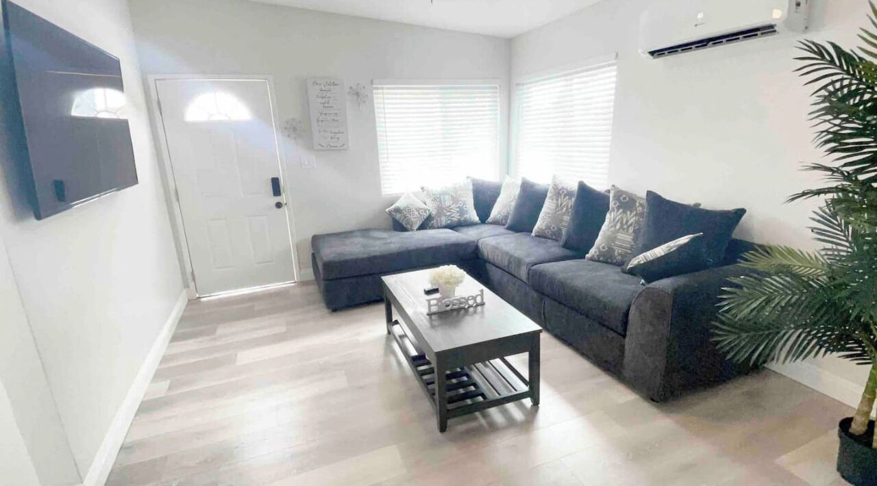 Photo of Livingroom in Lincoln Acres
