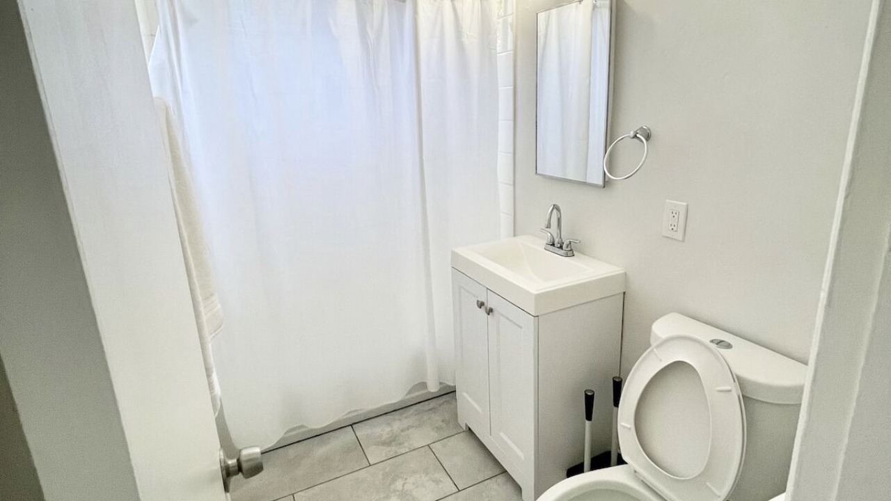 Photo of Bathroom in Lincoln Acres