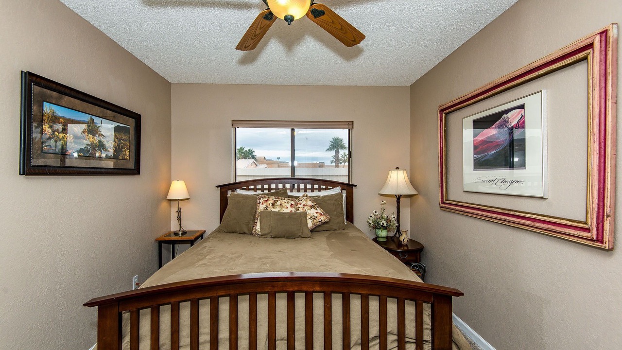 Photo of Bedroom in Holiday Shores