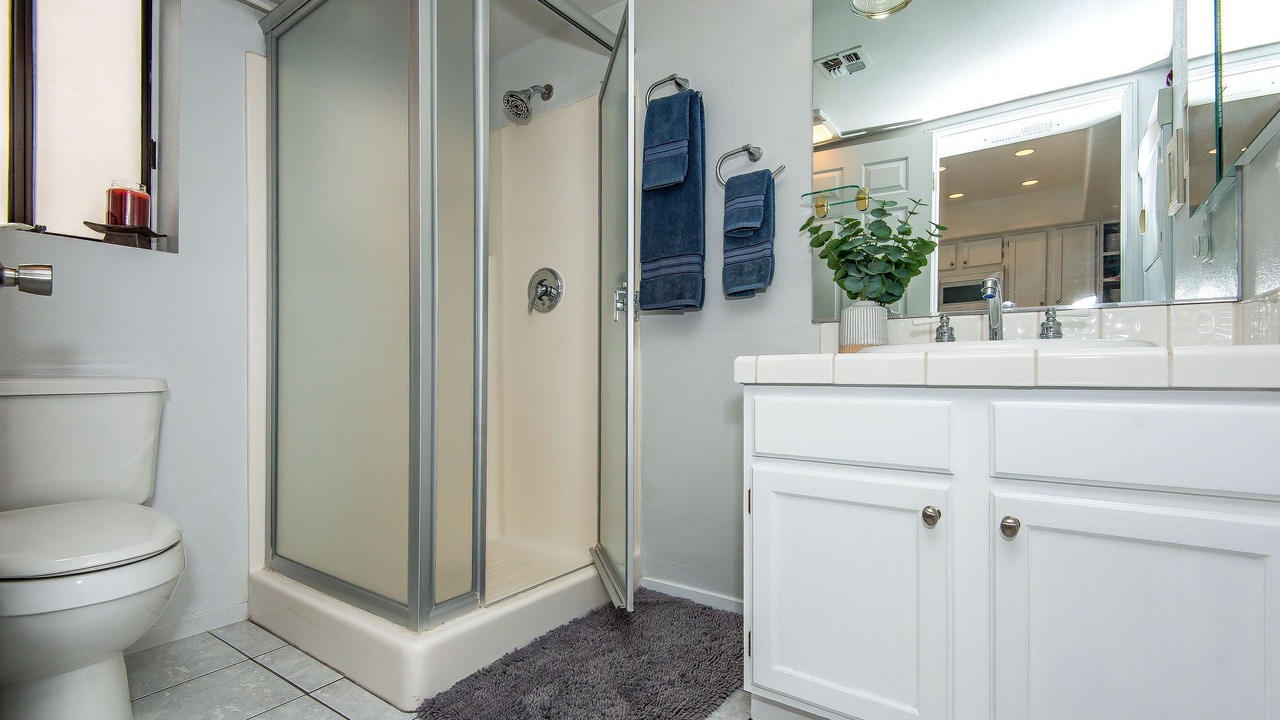 Photo of Bathroom in Holiday Shores