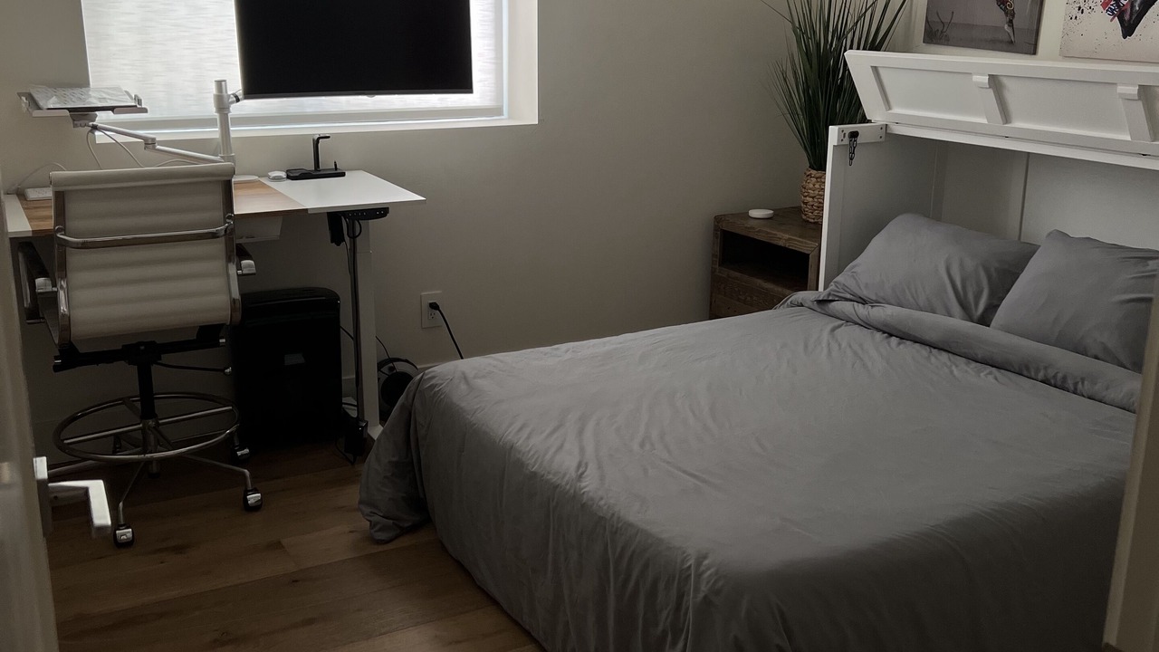 Photo of Bedroom in Cardiff-by-the-Sea