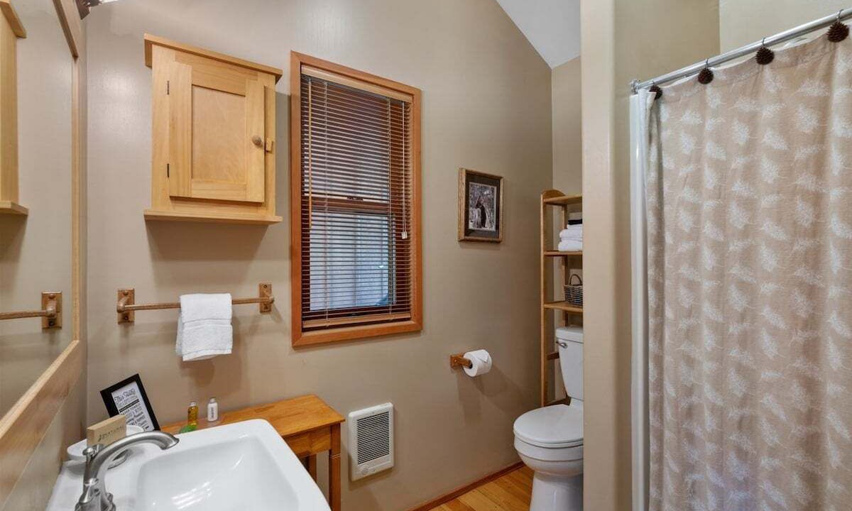 Photo of Bathroom in Leavenworth