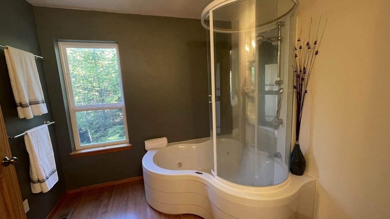 Photo of Bathroom in Baring