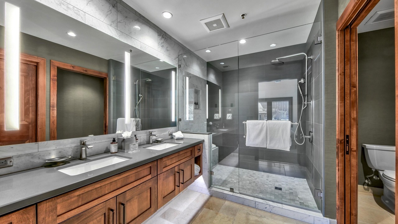 Photo of Bathroom in Lakeside Park