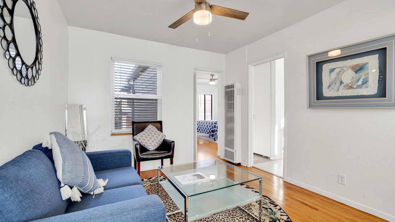 Photo of Livingroom in University Heights