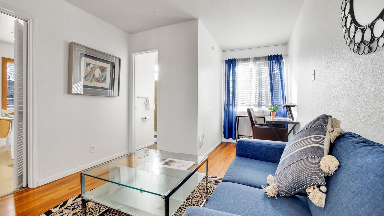 Photo of Livingroom in University Heights
