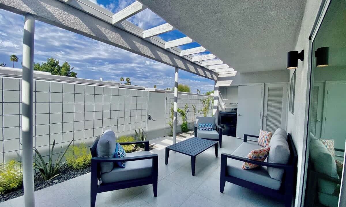 Photo of Patio Balcony in Canyon Corridor