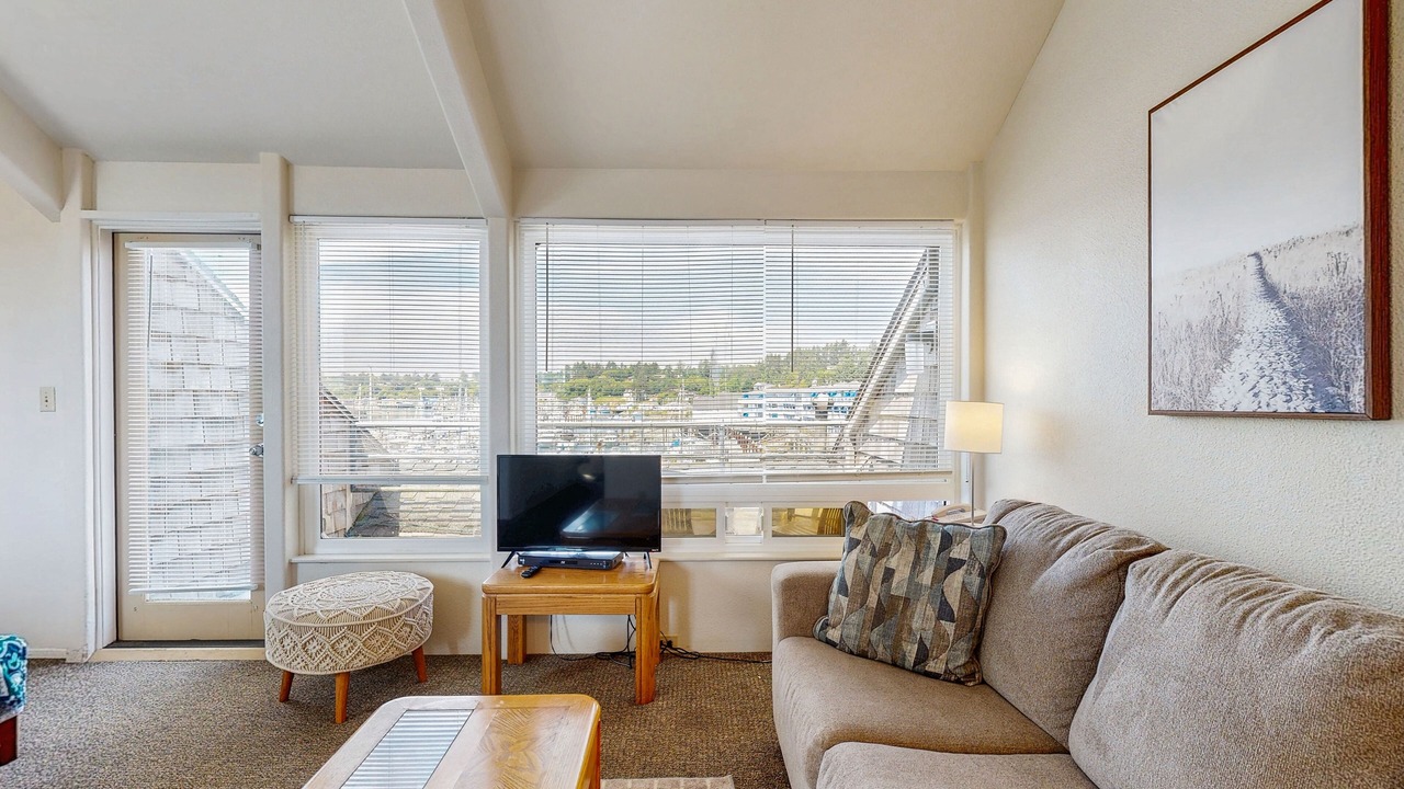 Photo of Livingroom in Historic Bayfront