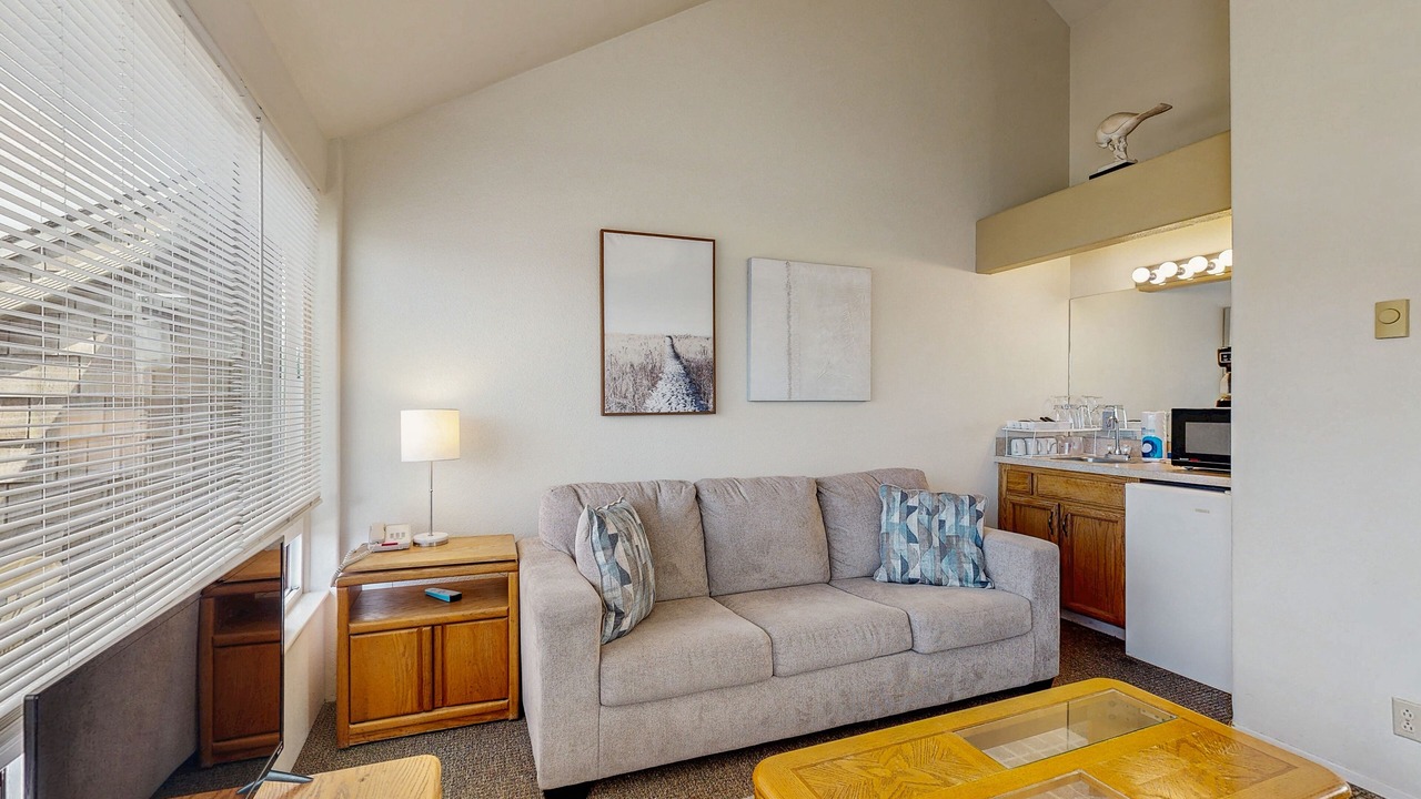 Photo of Livingroom in Historic Bayfront