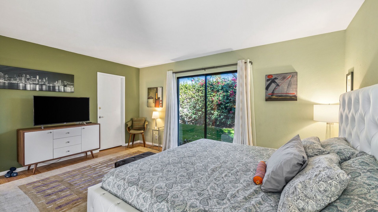 Photo of Bedroom in Sunrise Park