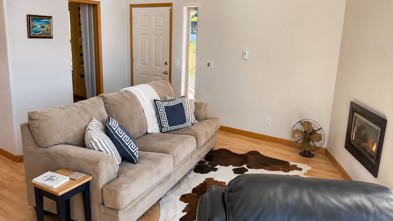 Photo of Livingroom in Shelter Cove