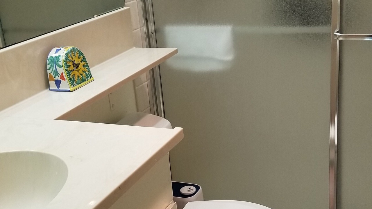 Photo of Bathroom in Long Barn