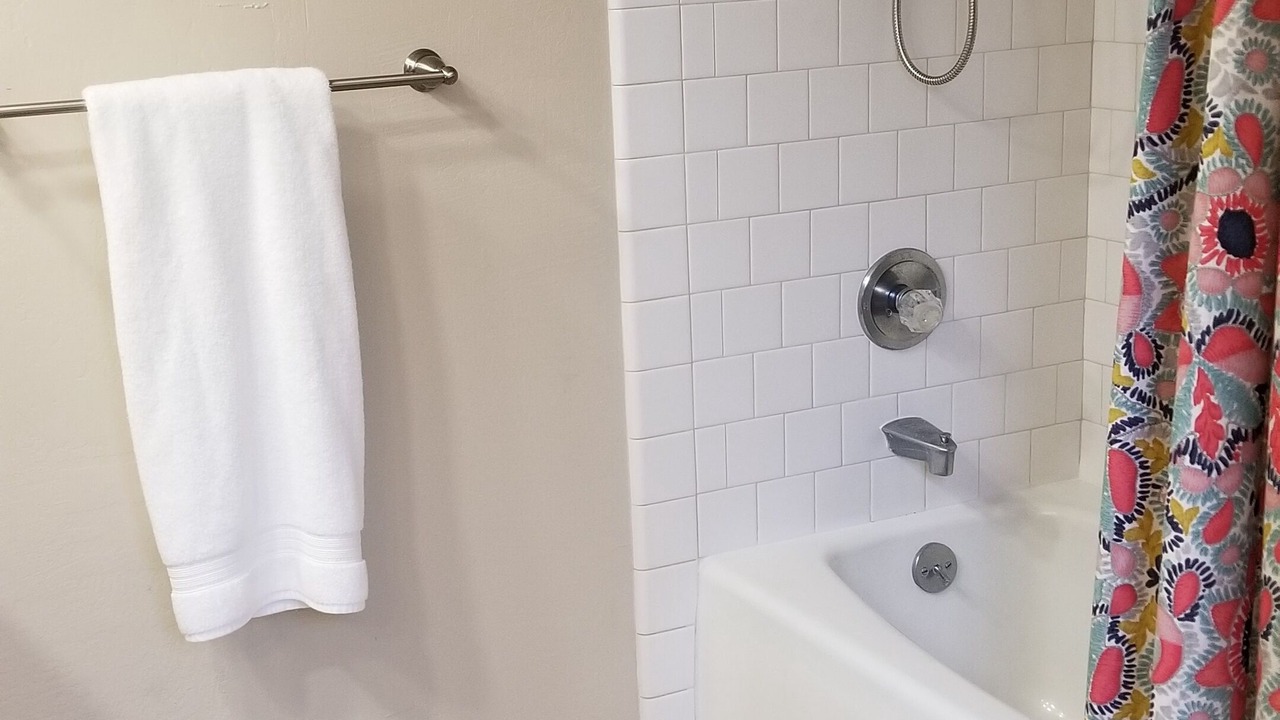 Photo of Bathroom in Long Barn