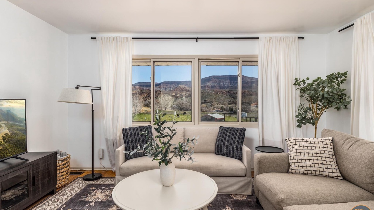 Photo of Livingroom in Toquerville