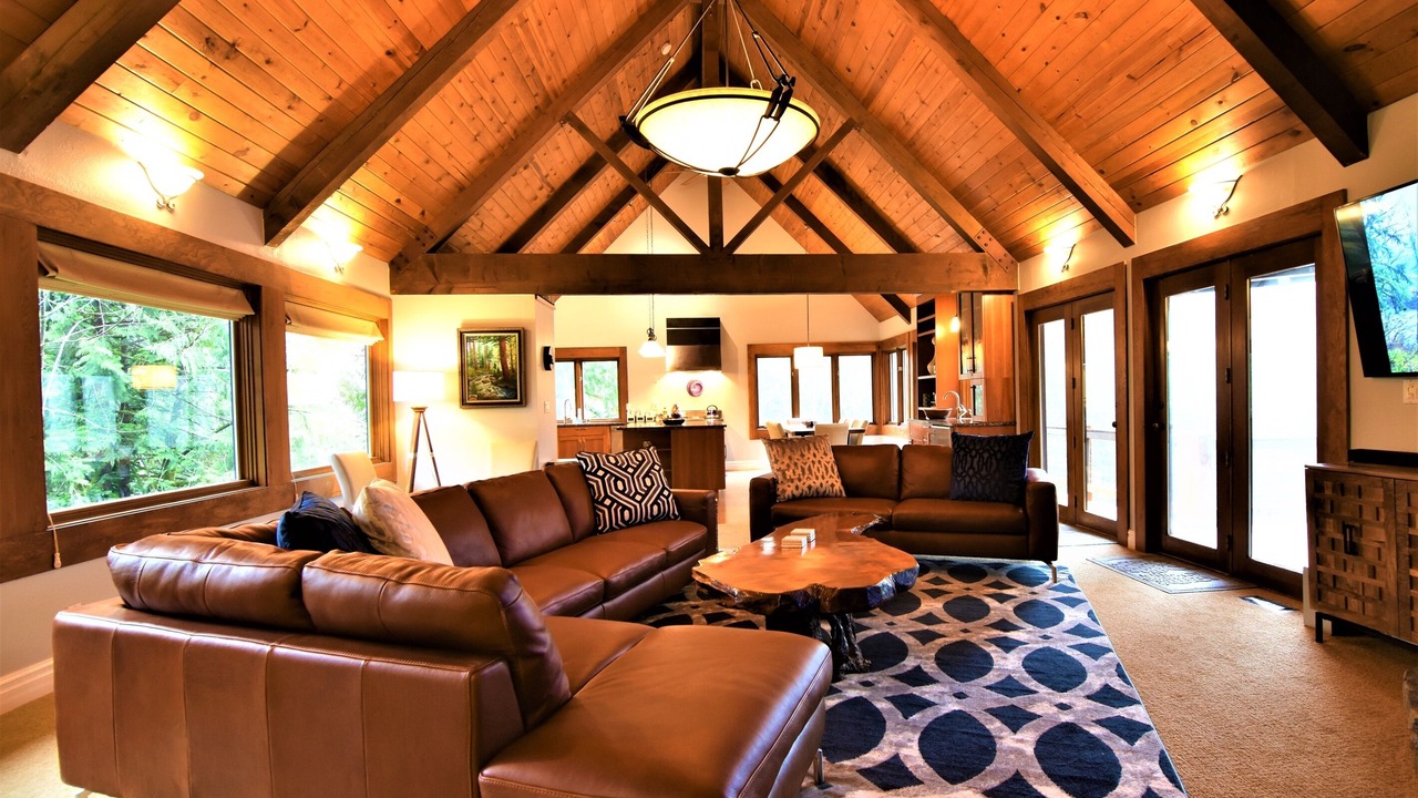 Photo of Livingroom in Fall City