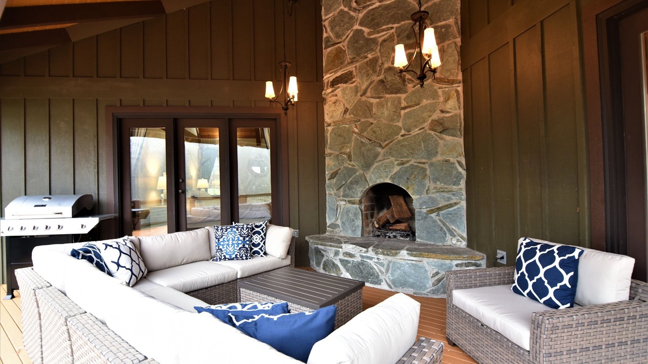 Photo of Livingroom in Fall City
