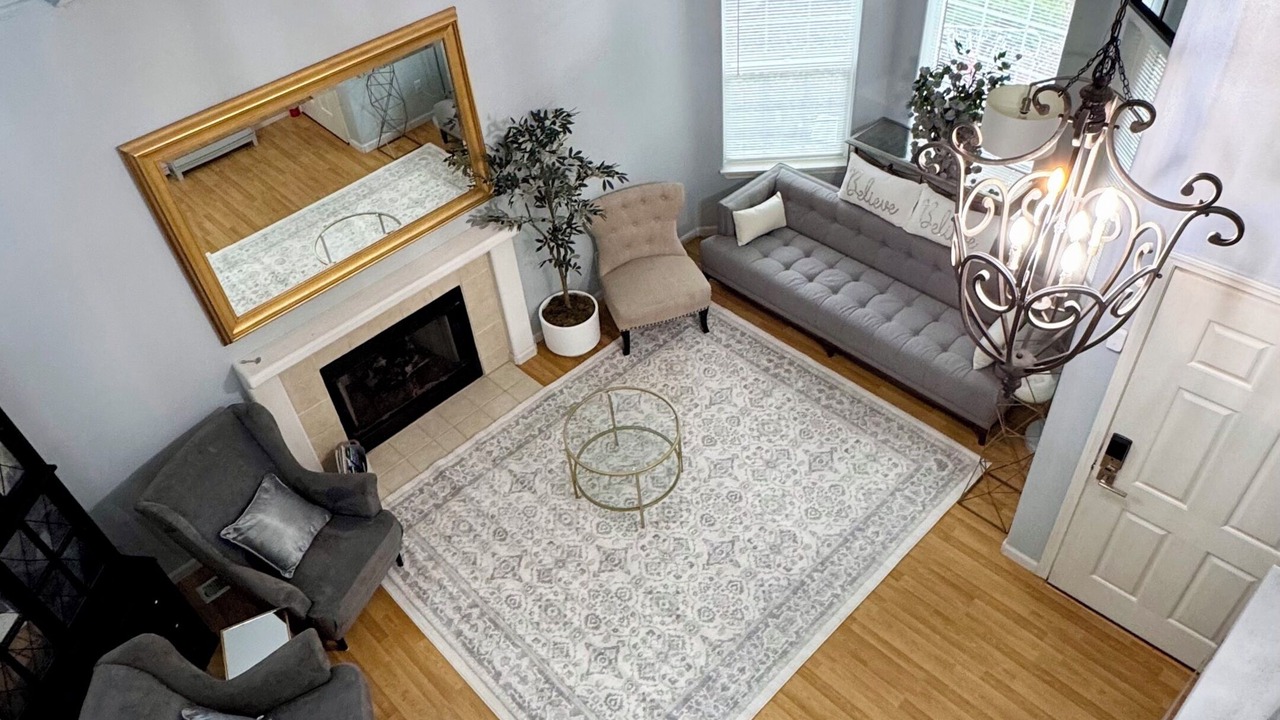 Photo of Livingroom in Hillsboro