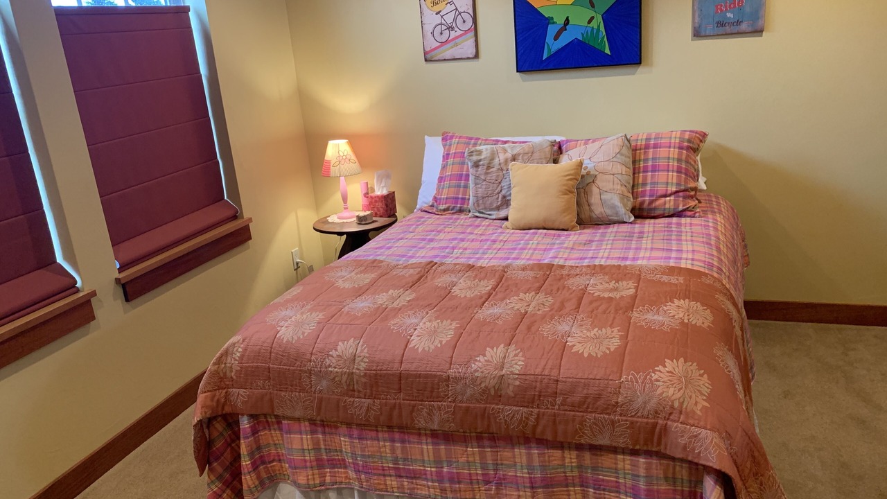 Photo of Bedroom in Alvadore