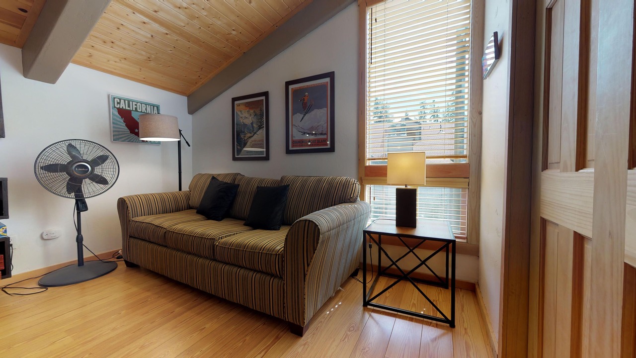 Photo of Livingroom in Mammoth Lakes