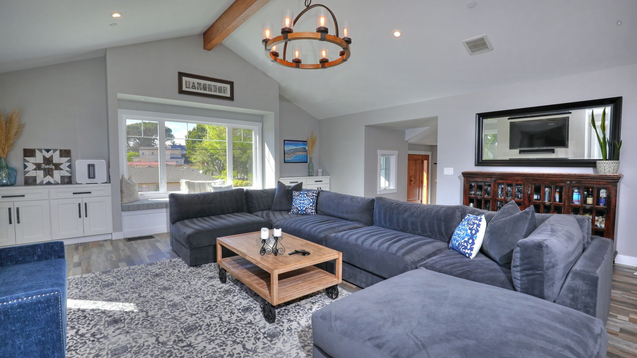 Photo of Livingroom in East San Roque