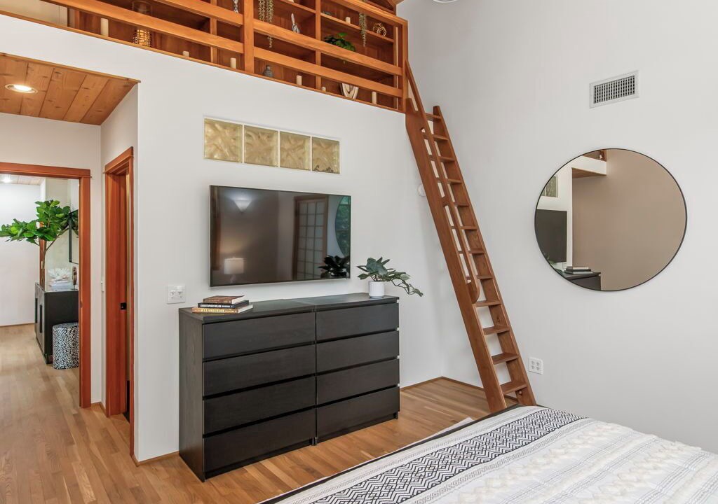 Photo of Bedroom in Santa Monica Canyon