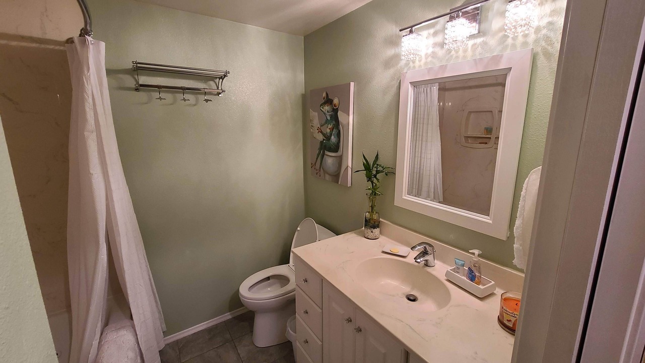 Photo of Bathroom in Lincoln Acres