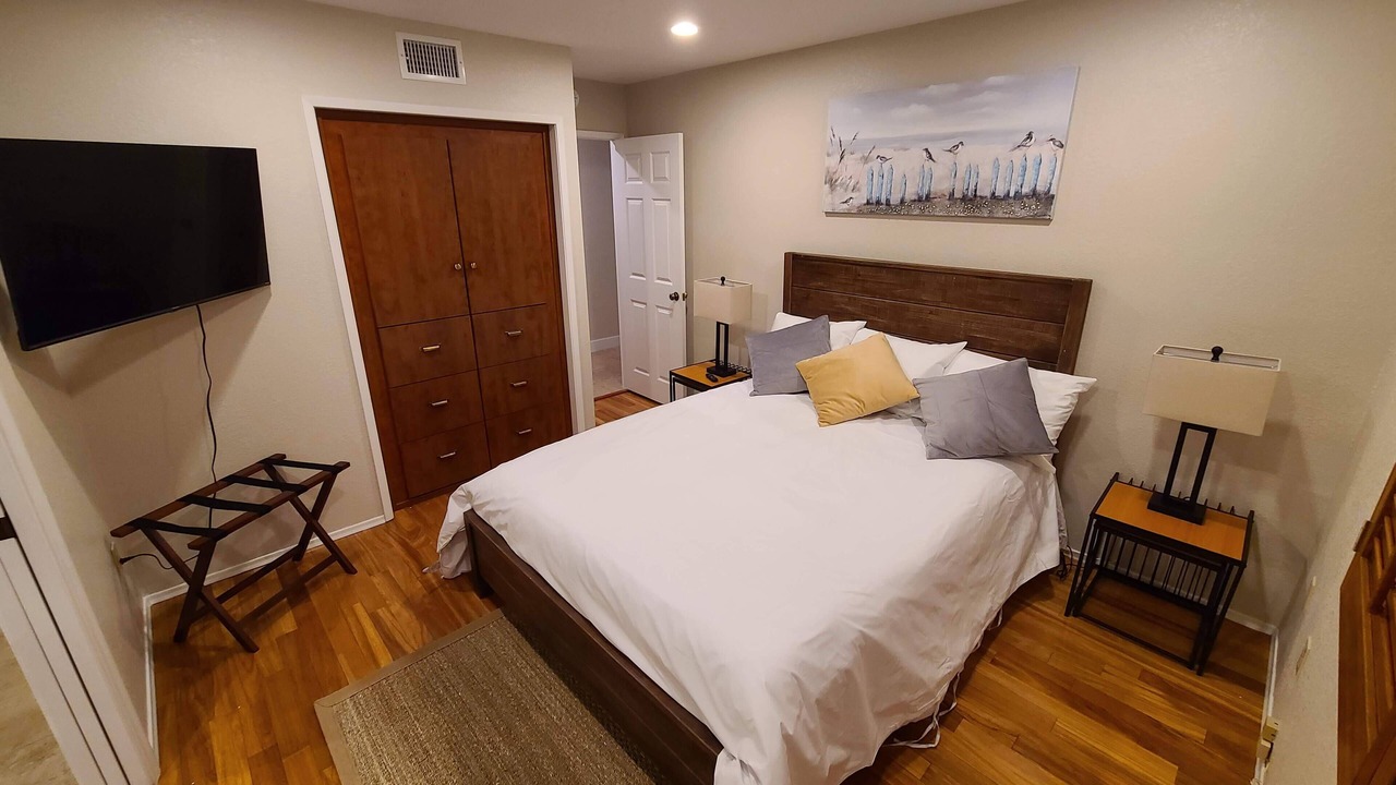 Photo of Bedroom in Lincoln Acres