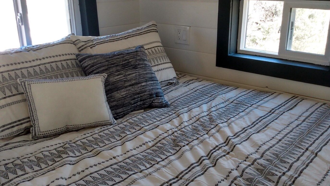 Photo of Bedroom in Walker