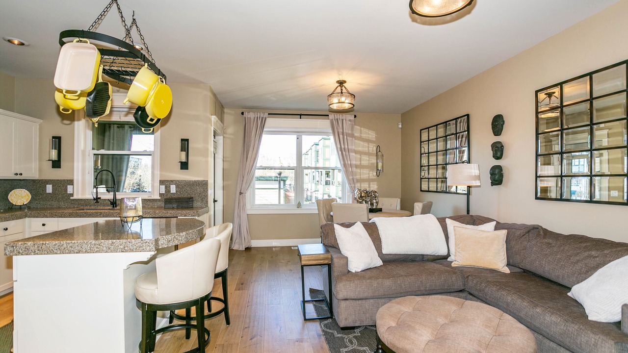 Photo of Livingroom in Orenco Station