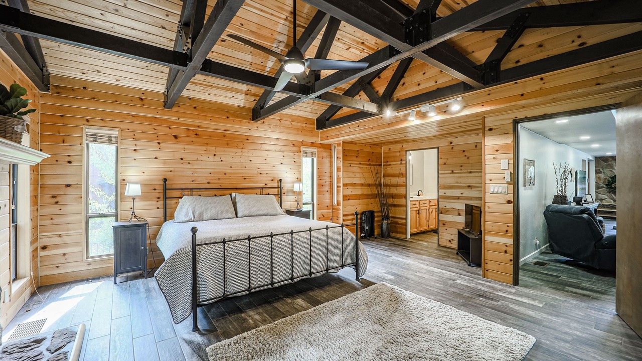 Photo of Bedroom in Munds Park