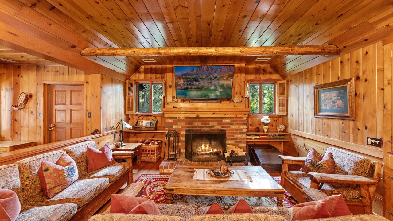 Photo of Livingroom in Idyllwild