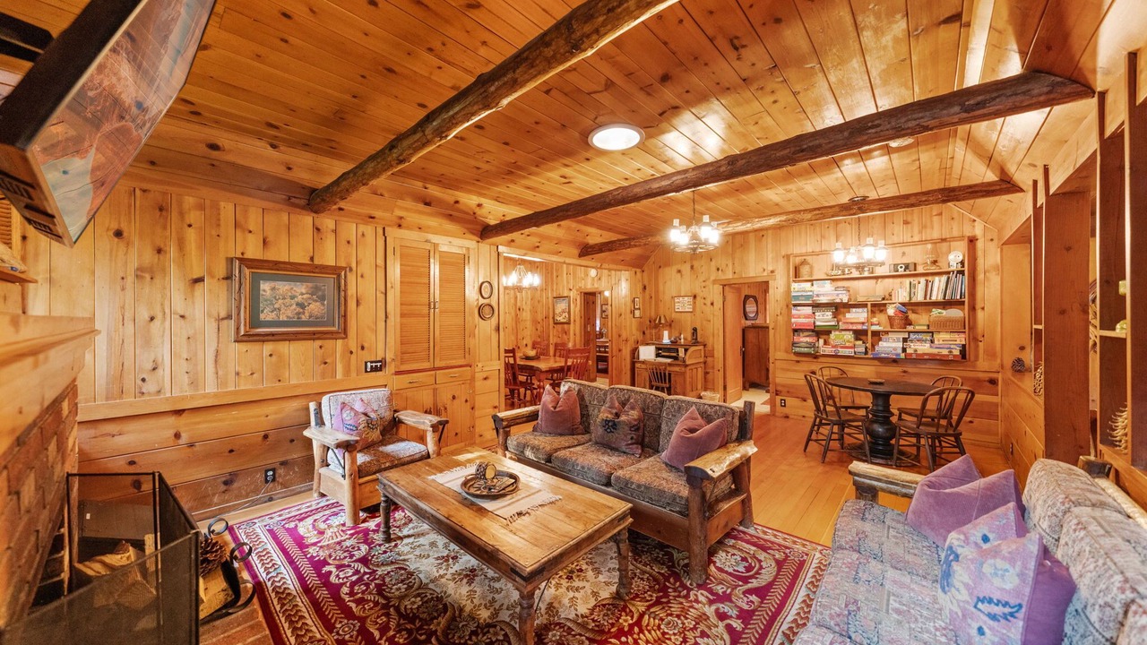 Photo of Livingroom in Idyllwild