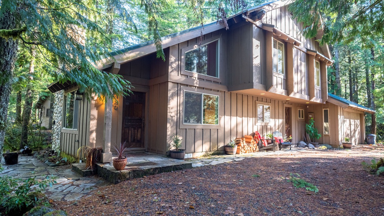 Photo of Outdoor in Rhododendron