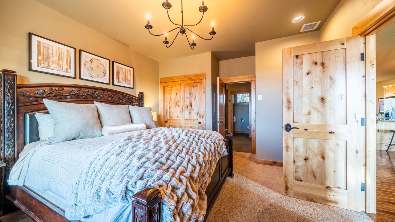 Photo of Bedroom in Powell Butte